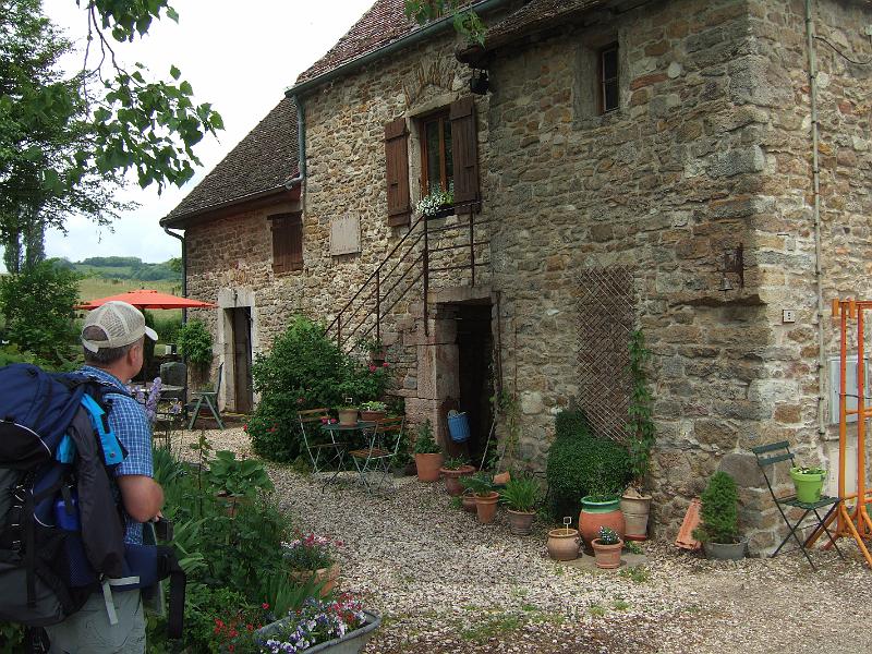2010-05- (110).JPG - Nettes Anwesen bei Moroges (14 km)